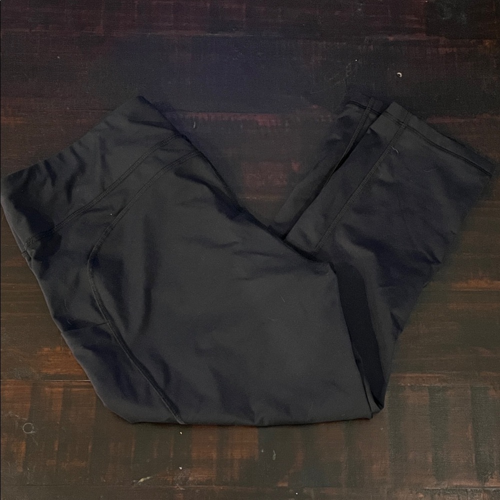 Lucy Black Leggings for Everyday Comfort - Picture 3 of 3